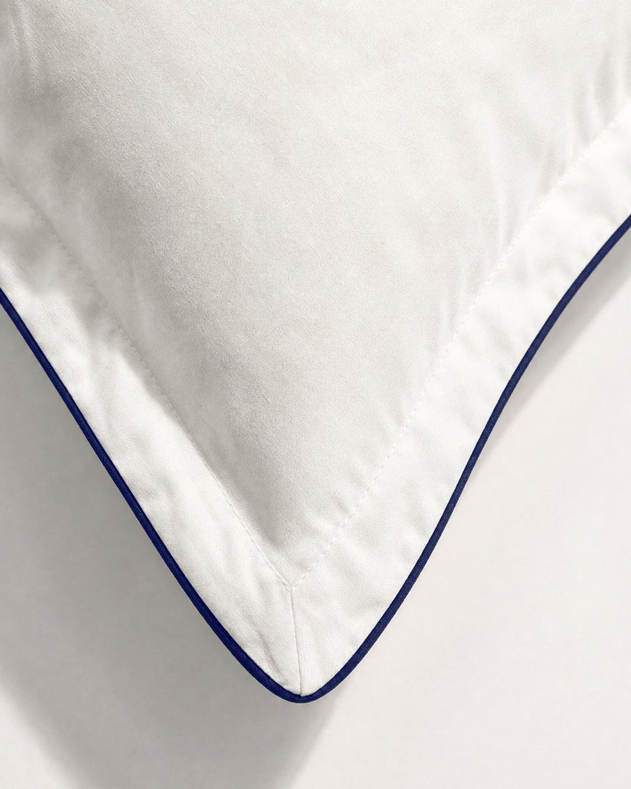 Sunday Citizen Porto Cooling Lumiere Piping Pillowcase in White - Midnight